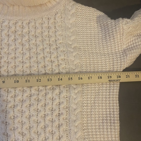 Ann Taylor blush pink chunky knit wool blend turtle neck sweater size medium - Picture 4 of 6